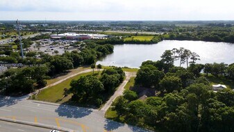 2511 S Jenkins Rd in Fort Pierce, FL - Building Photo