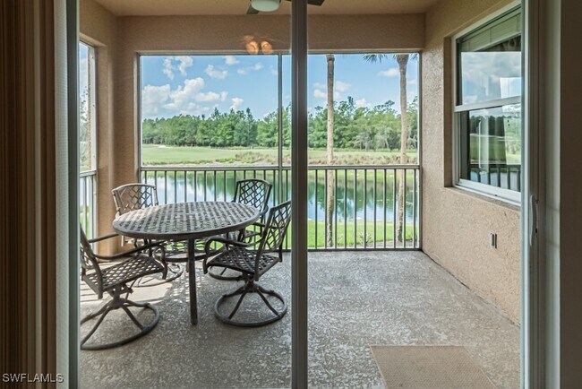 3830 Sawgrass Way in Naples, FL - Foto de edificio - Building Photo