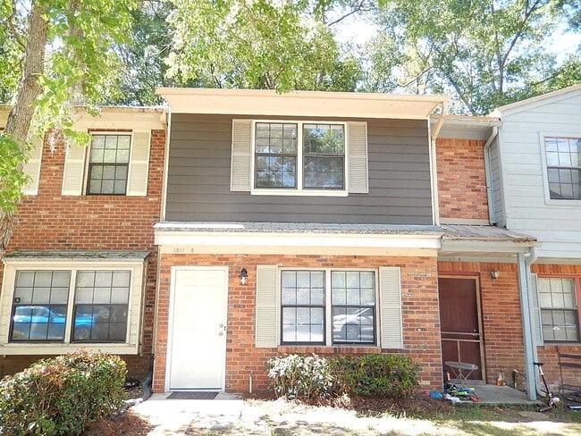 property at 1811 Hartsfield Rd