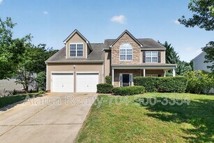 2041 White Cedar Ln in Waxhaw, NC - Building Photo