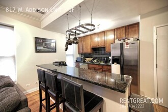 817 W Addison St in Chicago, IL - Building Photo - Building Photo