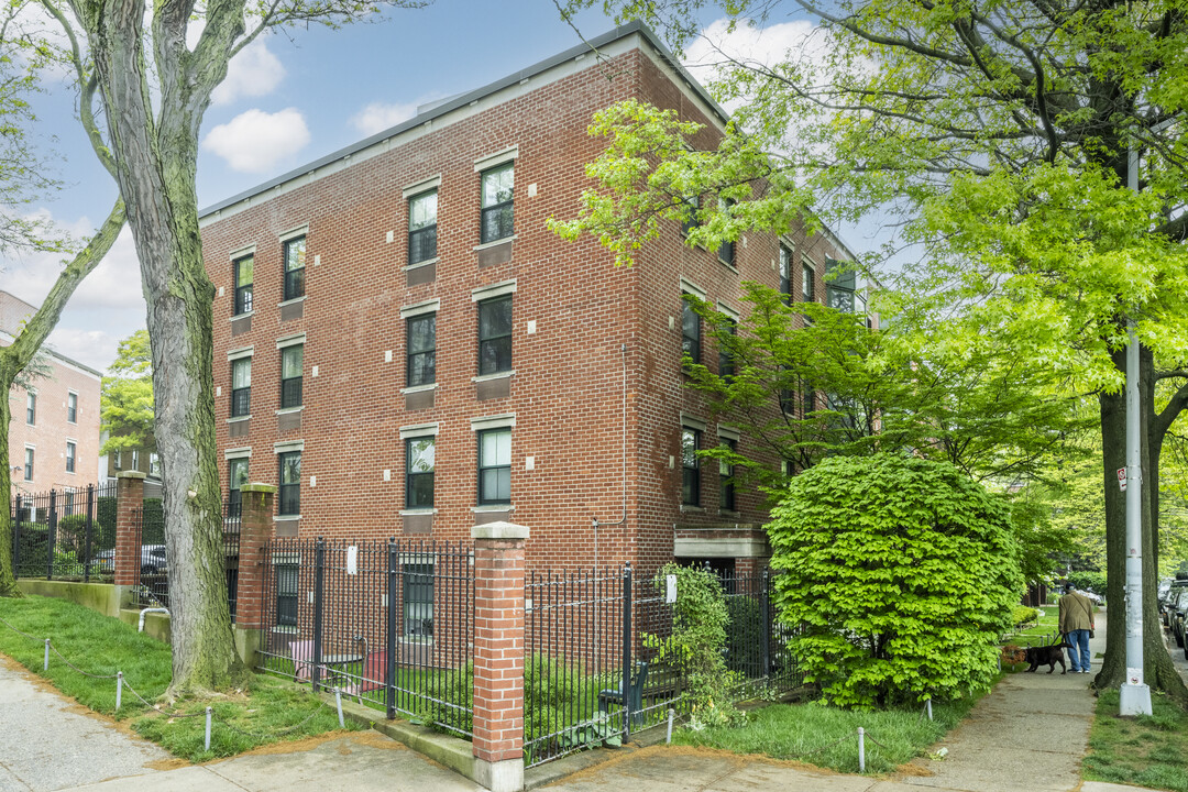 155 Terrace Pl in Brooklyn, NY - Building Photo