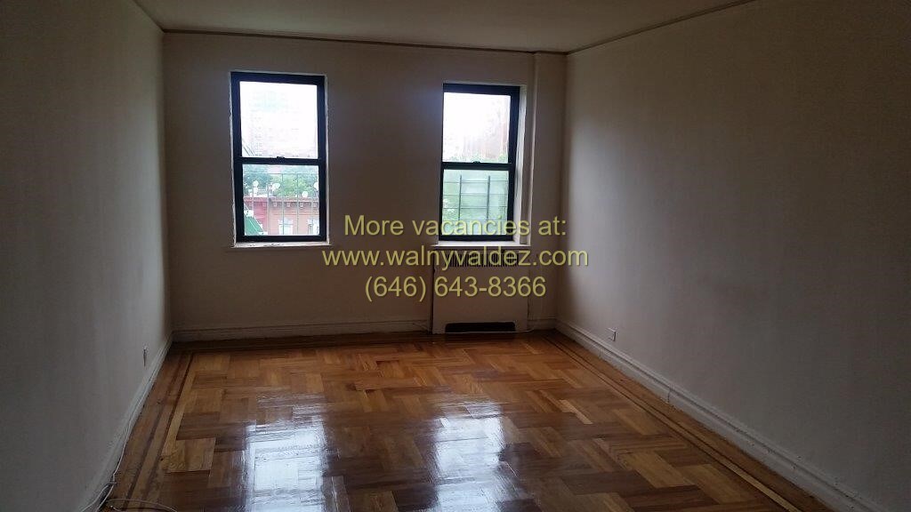 255 E 176th St in Bronx, NY - Building Photo