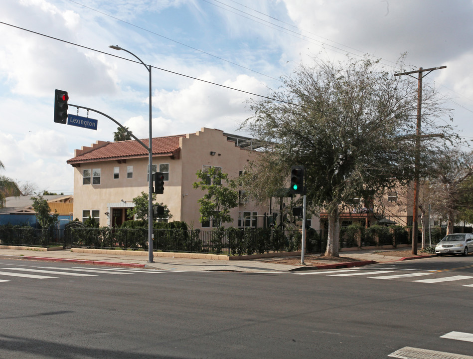 1181-1185 N Virgil Ave in Los Angeles, CA - Foto de edificio