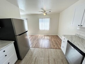 10237 Commerce Ave in Los Angeles, CA - Building Photo - Building Photo