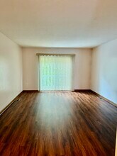 376 Cypress Rd in Newington, CT - Building Photo - Building Photo