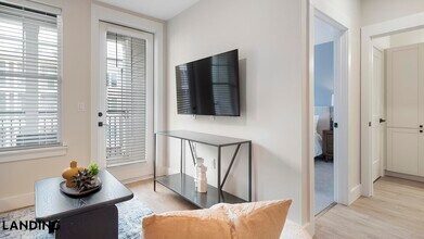 19020 Potts Pk Ln, Unit 8-206 in Davidson, NC - Building Photo - Building Photo