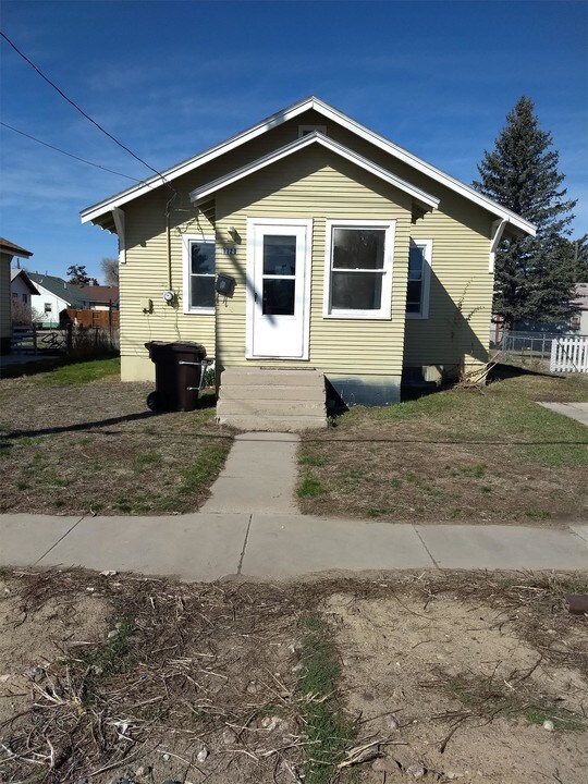 1720 W C St in Torrington, WY - Building Photo