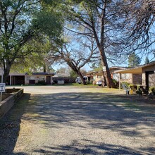 2750 Reservoir Ln in Redding, CA - Building Photo - Building Photo