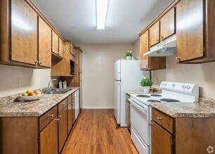 Great Oaks Apartments in Lufkin, TX - Foto de edificio - Building Photo