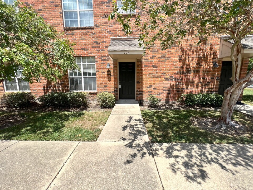 710 E Boyd Dr in Baton Rouge, LA - Building Photo