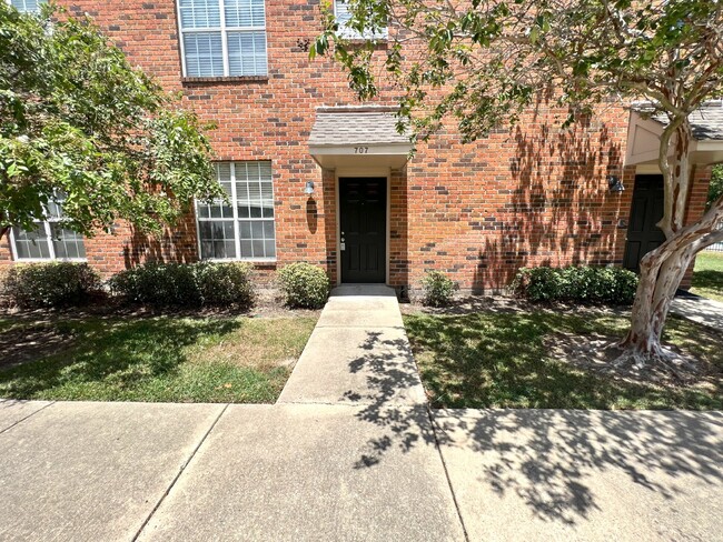 property at 710 E Boyd Dr