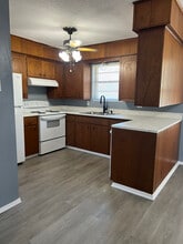 1506 Ave C in Graham, TX - Building Photo - Building Photo