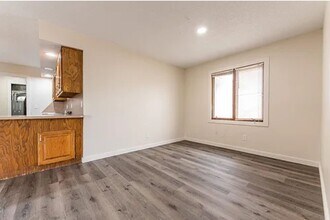 613-615 E Redwood St in Springfield, MO - Building Photo - Building Photo