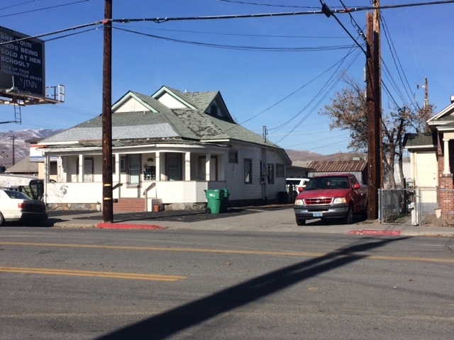 923 W 2nd St in Reno, NV - Foto de edificio