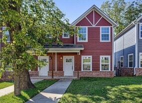 1427 E Huntsville Rd in Fayetteville, AR - Building Photo