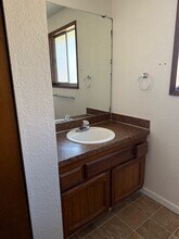 1036 NE Barager Ave in Roseburg, OR - Building Photo - Building Photo