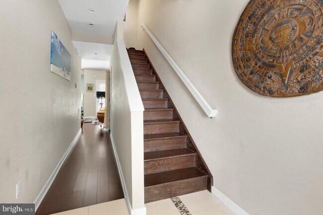211 Brown St in Philadelphia, PA - Building Photo - Building Photo