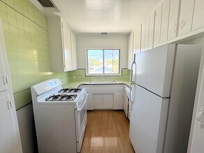 6125 Cashio St, Unit 1 in Los Angeles, CA - Building Photo - Building Photo