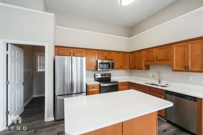 9169 Acadia Pl in Cordova, TN - Foto de edificio - Building Photo