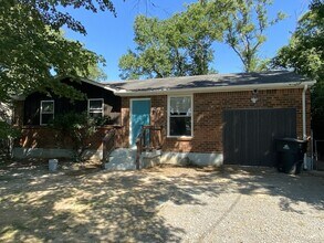 3232 Hinkle Dr in Nashville, TN - Building Photo - Building Photo