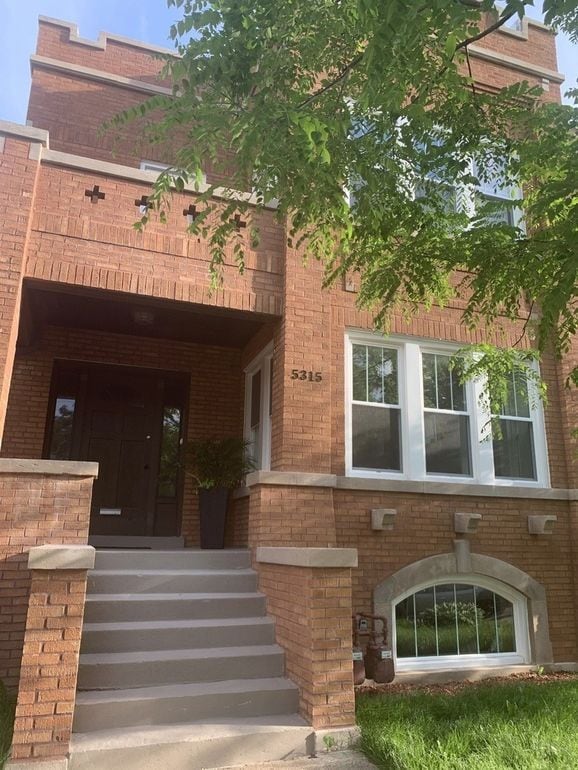 5315 W Montrose Ave, Unit 2