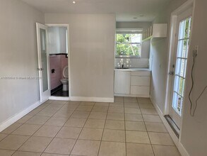 668 NE 72nd St in Miami, FL - Building Photo - Building Photo