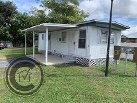 2854 Lake Alfred Rd in Winter Haven, FL - Building Photo