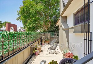 1111 Yale St in Sacramento, CA - Building Photo - Building Photo