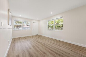 3101 SW 19th St in Miami, FL - Building Photo - Building Photo