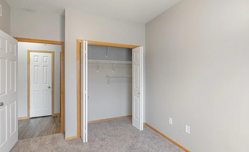 8601 Westown Parkway in West Des Moines, IA - Building Photo - Building Photo