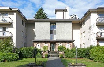 Southwood Plaza in Burnaby, BC - Building Photo - Building Photo