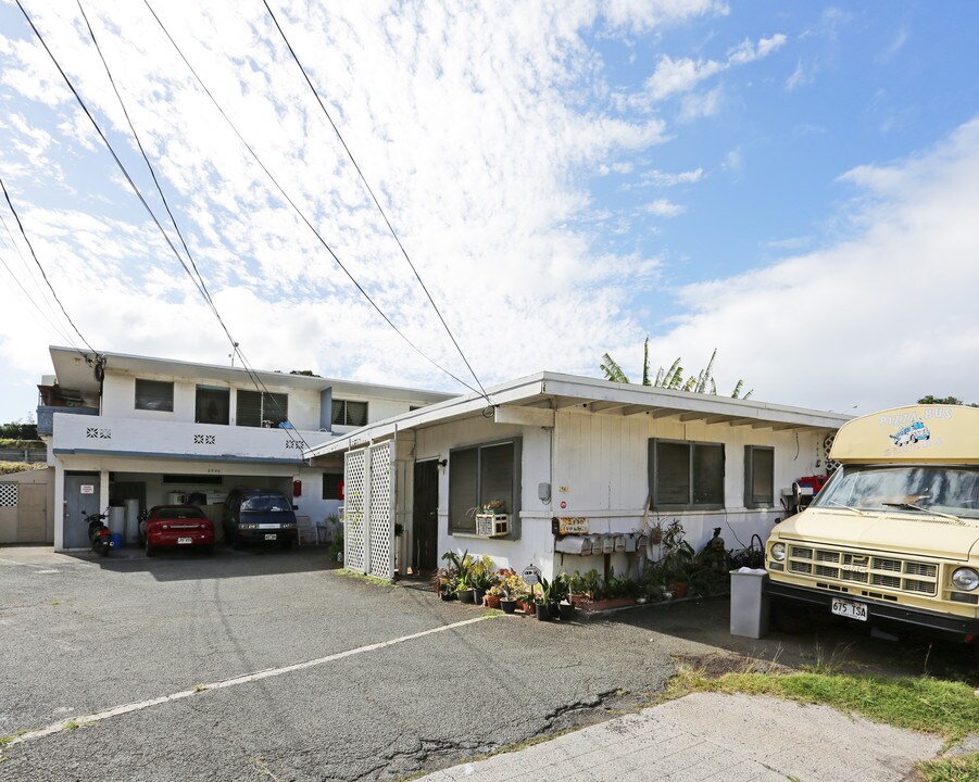 2940-2942 Varsity Cir in Honolulu, HI - Building Photo