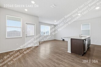 10546 Grn Lk Dr in San Antonio, TX - Building Photo - Building Photo