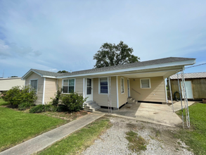 129 Bertie St in Napoleonville, LA - Foto de edificio - Building Photo