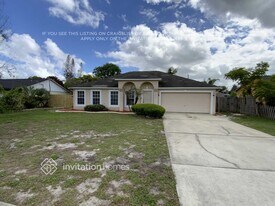 571 Fort Smith Blvd in Deltona, FL - Building Photo