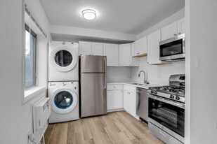 4465 MacArthur Blvd NW in Washington, DC - Building Photo