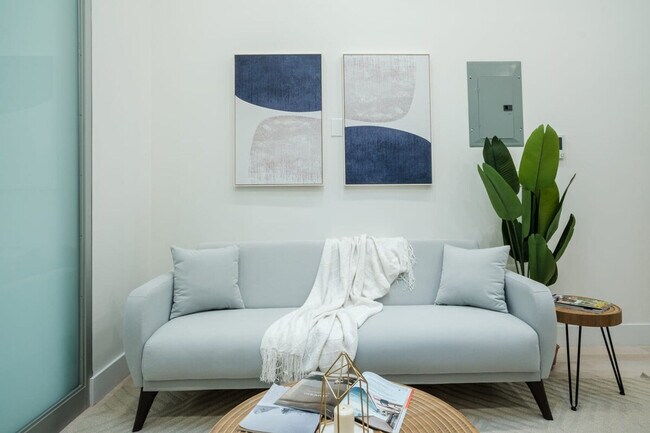 317 E 78th St in New York, NY - Building Photo - Building Photo