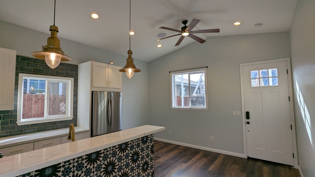 2237 Duvall St in Los Angeles, CA - Building Photo