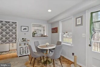 2210 Washington Ave, Unit 102A in Silver Spring, MD - Building Photo - Building Photo