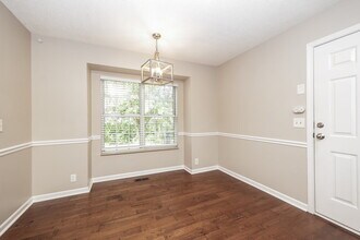 3933 Hillshire Dr in Nashville, TN - Building Photo - Building Photo