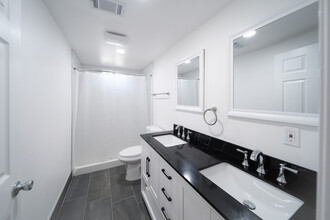 208 W Broadbent Dr in Riverside, CA - Building Photo - Building Photo