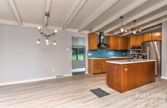 3111 Spring Valley Rd in Charlotte, NC - Building Photo - Building Photo