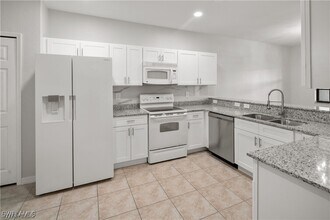 15610 Summit Pl Cir in Naples, FL - Building Photo - Building Photo