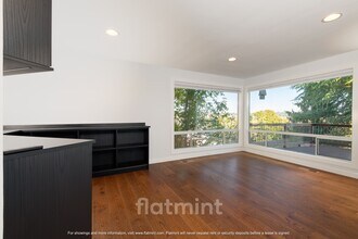4444 29th Ave W in Seattle, WA - Building Photo - Building Photo