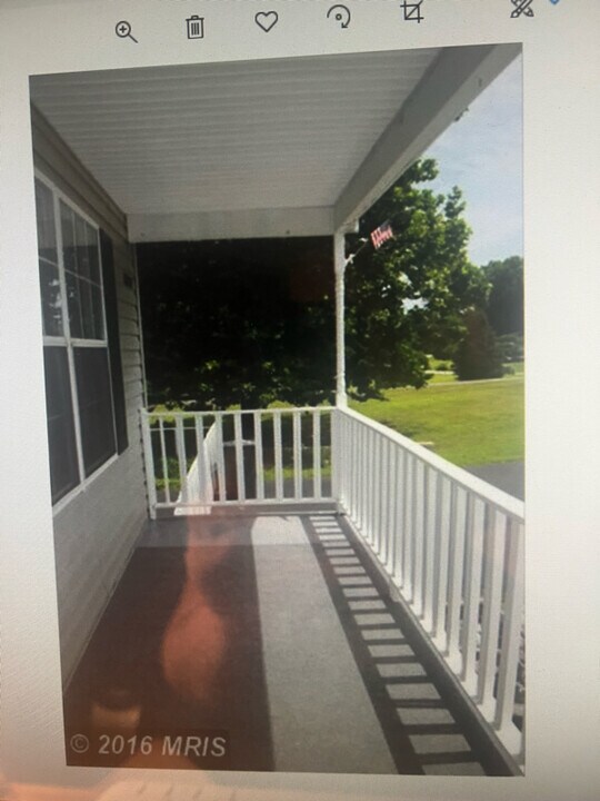 39318 Summit Hill Dr in Mechanicsville, MD - Building Photo