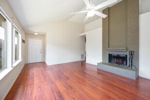 11918 Westwold Dr in Tomball, TX - Building Photo