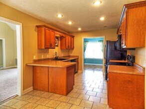 1013 Angelica Ct in Bowling Green, KY - Foto de edificio - Building Photo