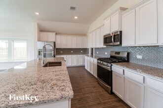 15006 Lake Shore Ave in Mont Belvieu, TX - Building Photo - Building Photo
