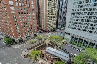 57 E Delaware Pl, Unit 1505 in Chicago, IL - Foto de edificio - Building Photo